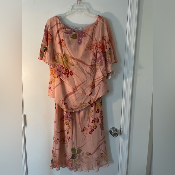 NEW WITH TAGS ADRIANNA PAPELL SET in ROSE FLORAL - Picture 8 of 8